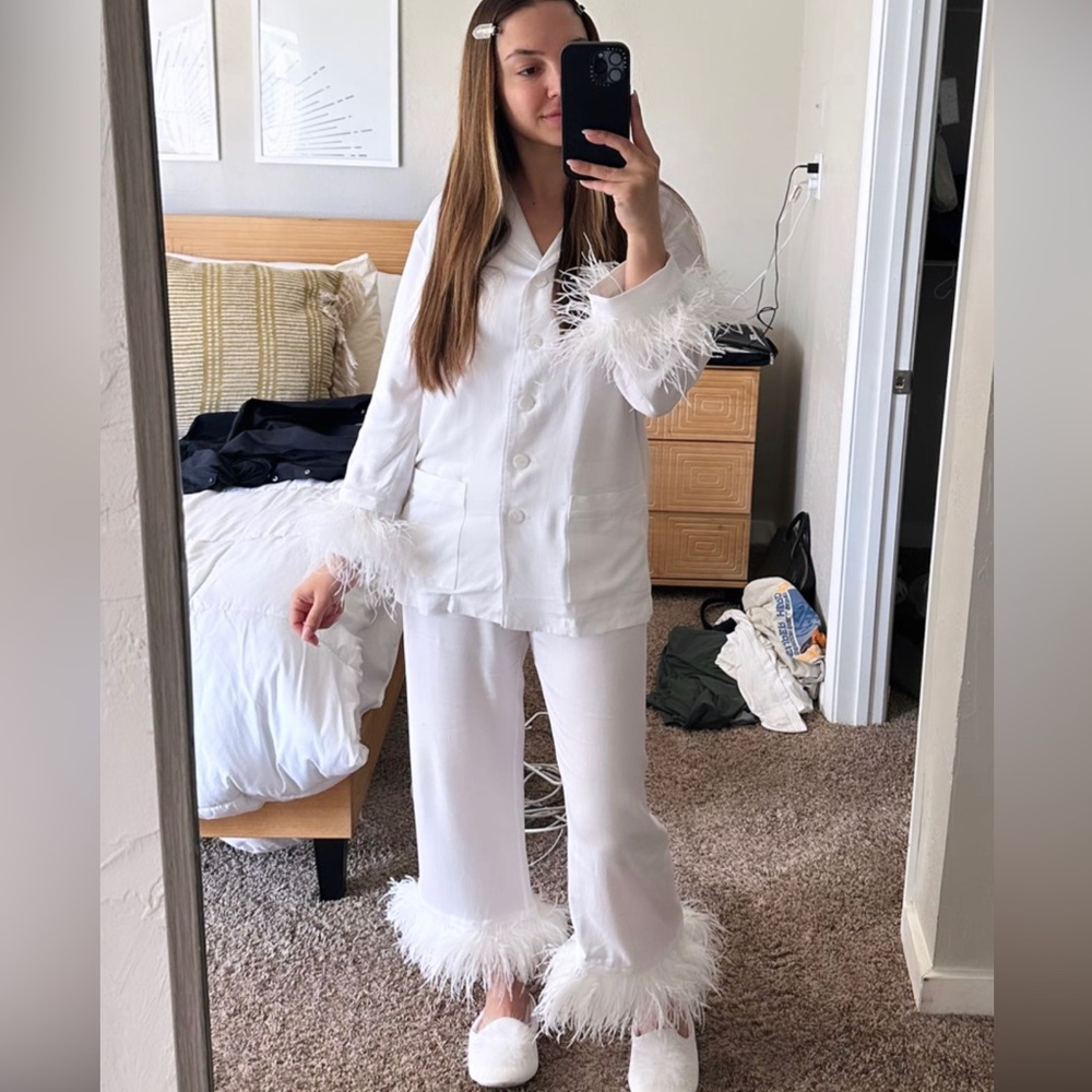Sleeper Party Pajamas Set with Detachable Feathers WHITE